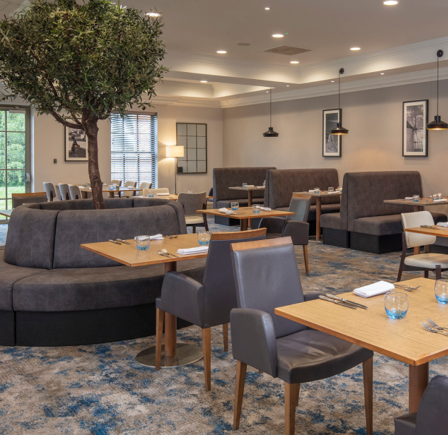 <strong>DINE WITH US</strong>